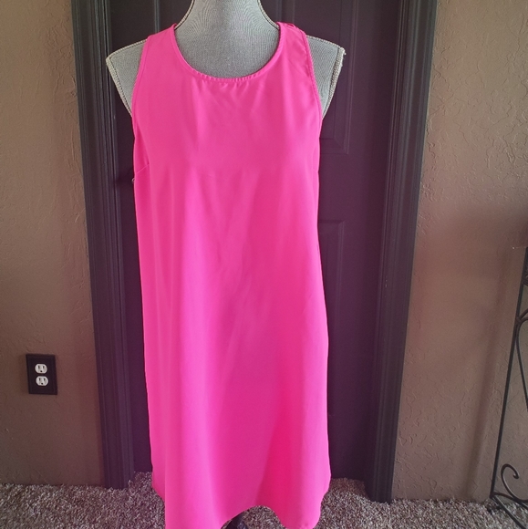Hot pink dress - Picture 2 of 4